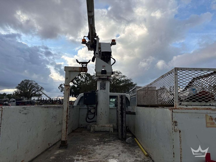 2016-ford-f-550-altec-at233p-35ft-bucket-truck-image-10
