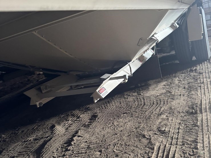 2024-timpte-grain-trailer-image-9