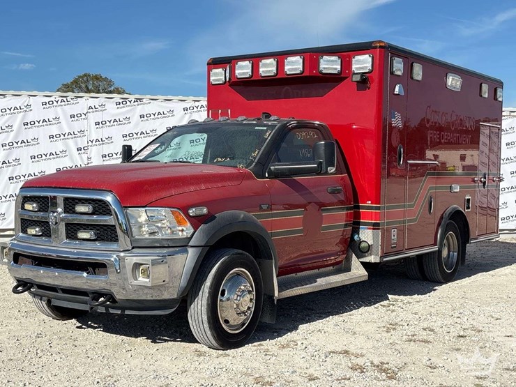 2016-ram-4500-chassis-ambulance-image-1