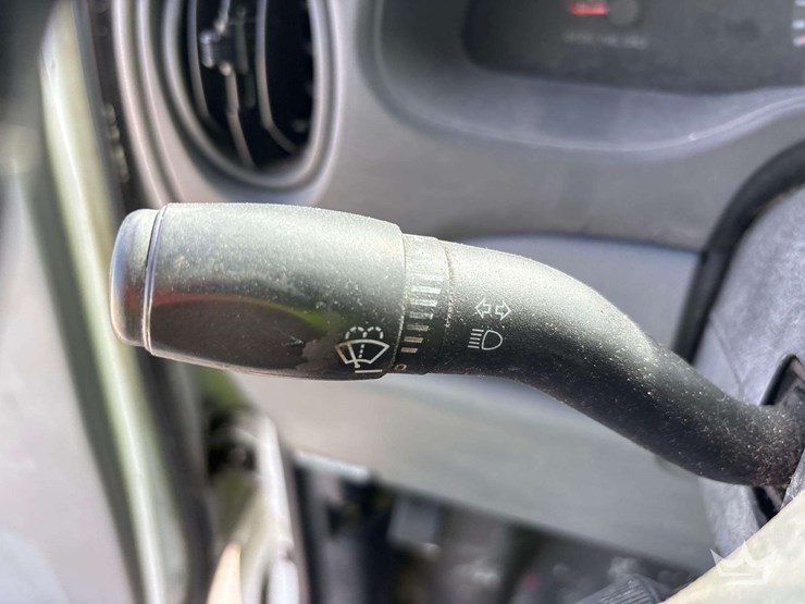 2002-ford-e-450-enclosed-service-van-image-13