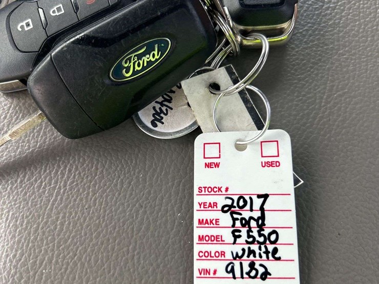 2017-ford-f-550-service-truck-image-34