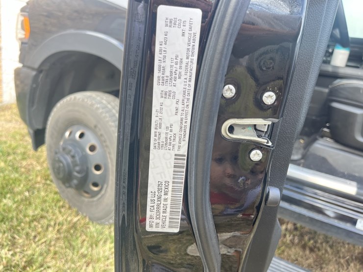 2022-dodge-3500-image-27