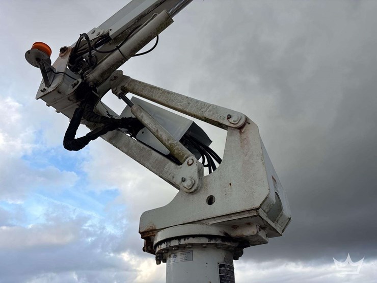 2016-ford-f-550-altec-at233p-35ft-bucket-truck-image-9