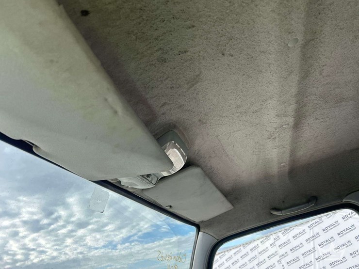 2005-mitsubishi-fuso-fe84d-auto-crane-3203-prx-3,200-lb-crane-utility-truck-image-29