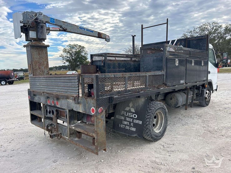 2005-mitsubishi-fuso-fe84d-auto-crane-3203-prx-3,200-lb-crane-utility-truck-image-3