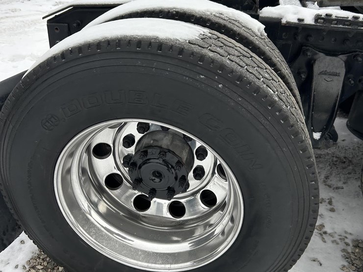 2019-freightliner-cascadia-126-image-33