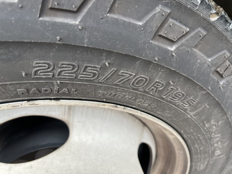 2017-ford-f550-image-18