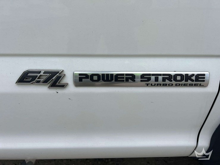 2017-ford-f-550-service-truck-image-32