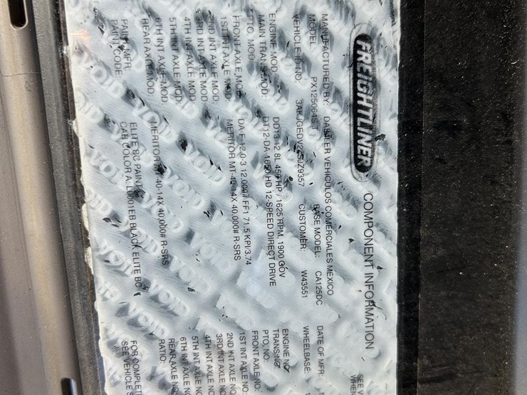 2018-freightliner-cascadia-125-image-45