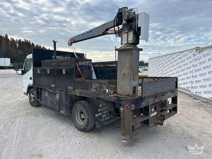 2005-mitsubishi-fuso-fe84d-auto-crane-3203-prx-3,200-lb-crane-utility-truck-image-4