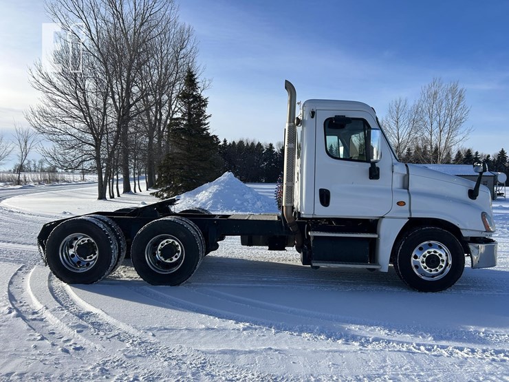 2018-freightliner-cascadia-125-image-6