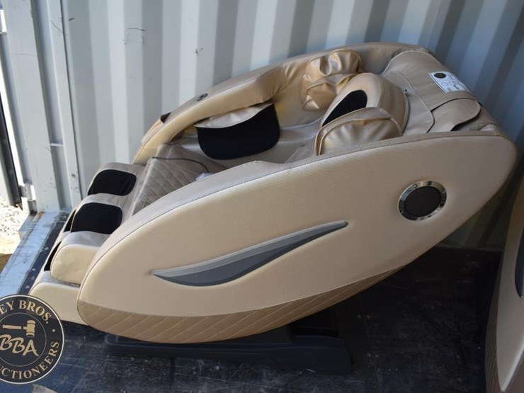 future-massage-chair-image-2