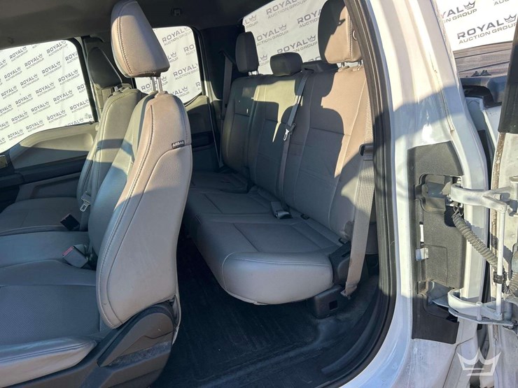 2016-ford-f-150-ext.-cab-pickup-truck-image-17