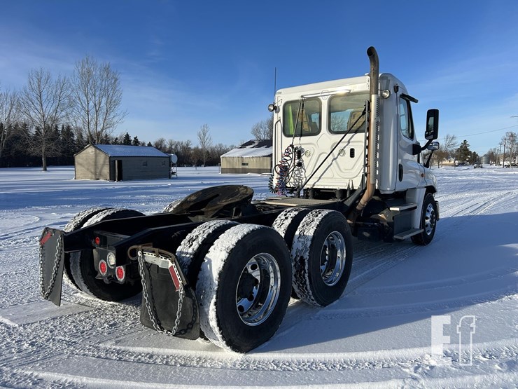 2018-freightliner-cascadia-125-image-5