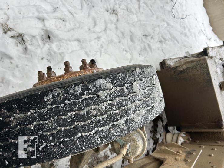 1997-ford-lt8000-image-59