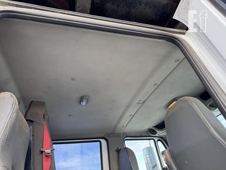 international-durastar-4400-image-41