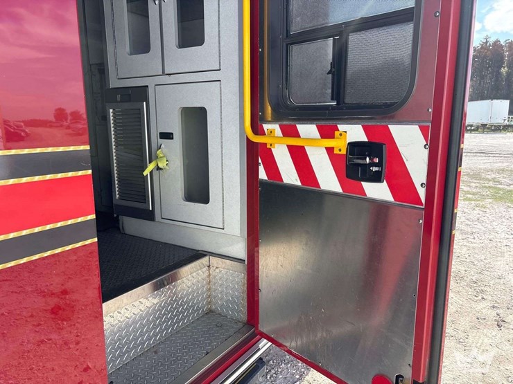 2016-ram-4500-chassis-ambulance-image-29