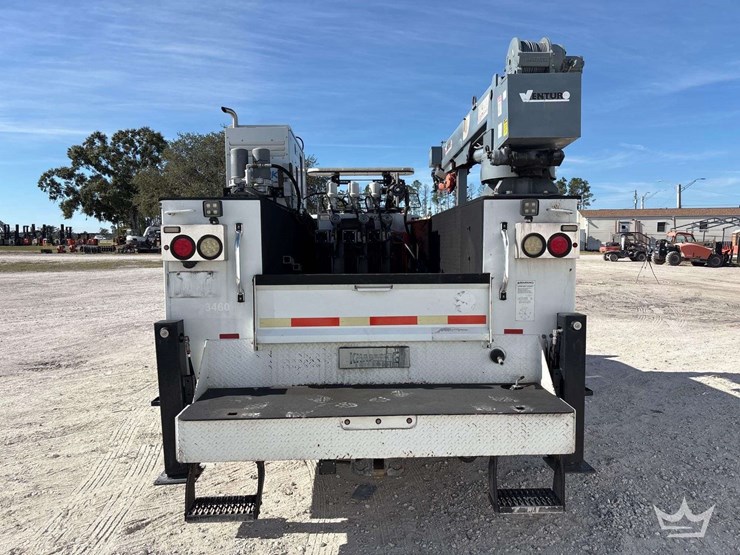 2010-ford-f-550-4x4-venturo-ht40kx-3-ton-crane-mechanics-truck-image-32