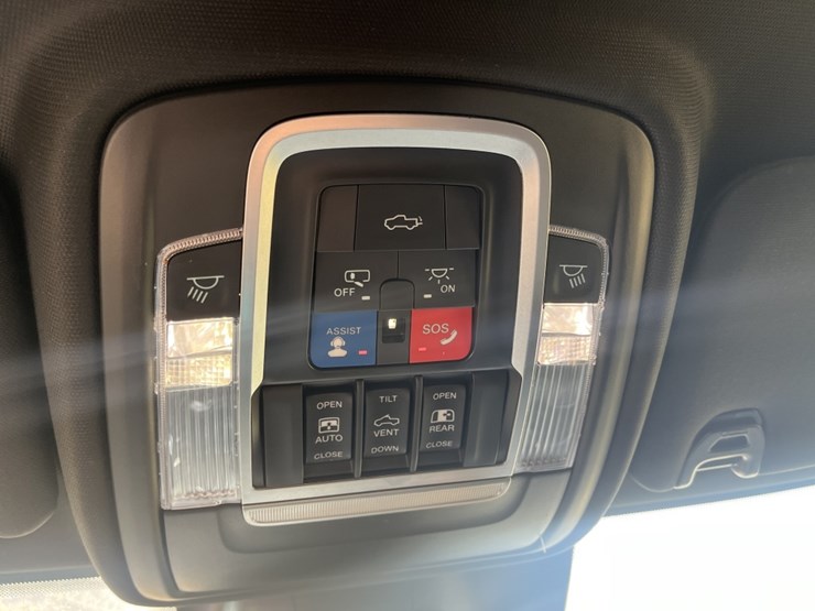 2022-dodge-3500-image-17