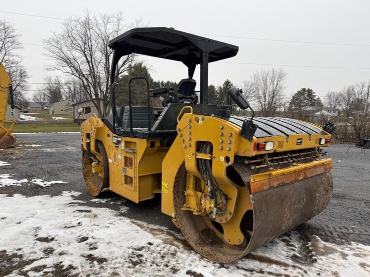 caterpillar-cb66b-image-5