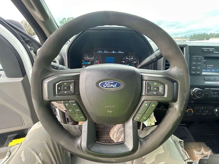 2017-ford-f-550-service-truck-image-12