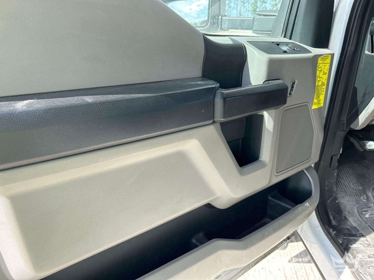 2018-ford-f-550-4x4-altec-at37g-forestry-chipper-bucket-truck-image-10