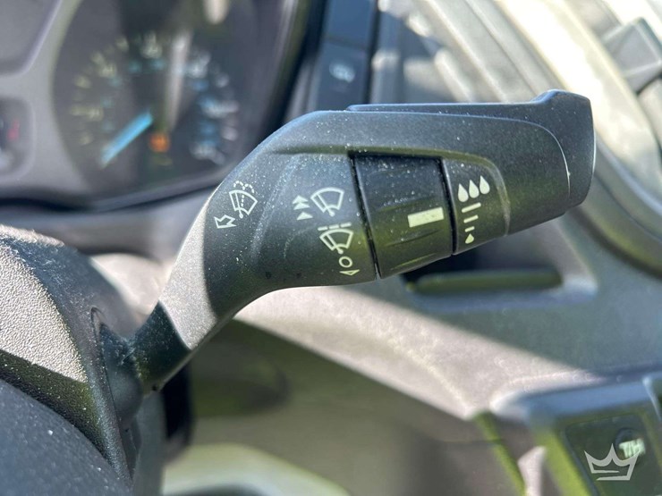 2017-ford-transit-250-cargo-van-image-17