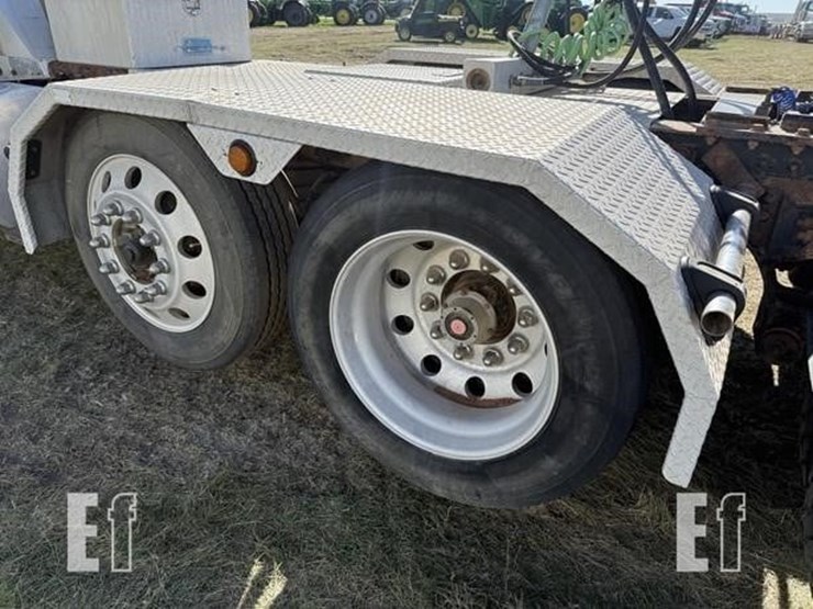 2008-kenworth-t800-image-16