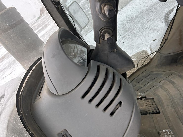 2004-challenger-mt855-image-47