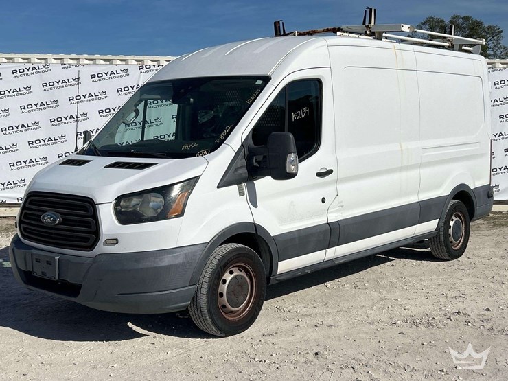 2017-ford-transit-250-cargo-van-image-1