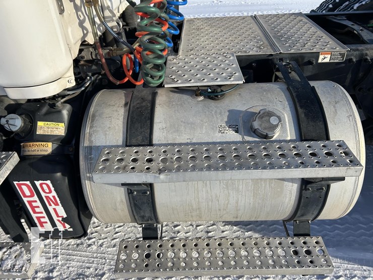 2018-freightliner-cascadia-125-image-9