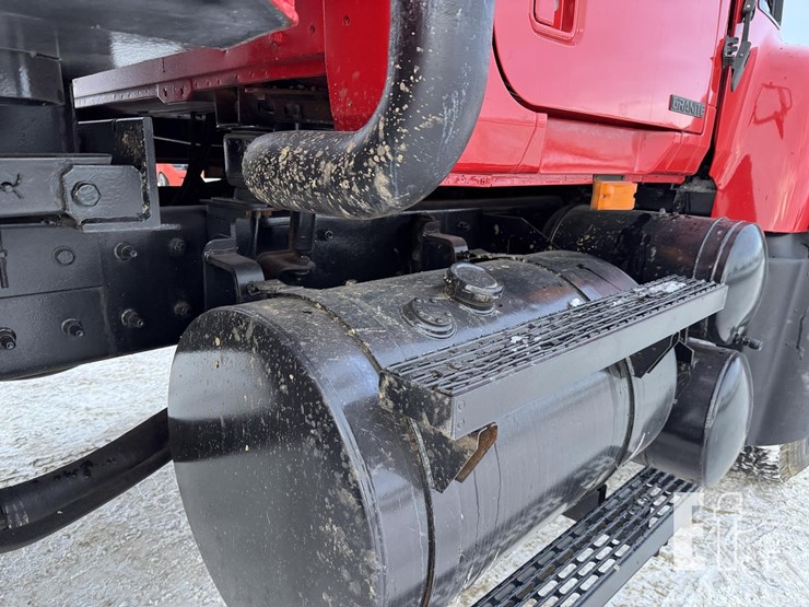 2004-mack-granite-cv713-image-60