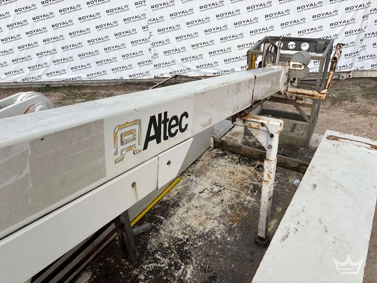 2016-ford-f-550-altec-at233p-35ft-bucket-truck-image-15