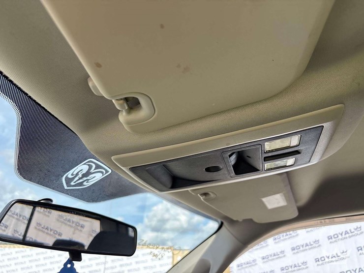 2010-dodge-ram-4x4-crew-cab-pickup-truck-image-20