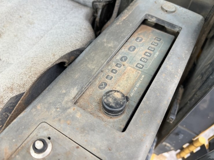 2007-deere-120c-image-40