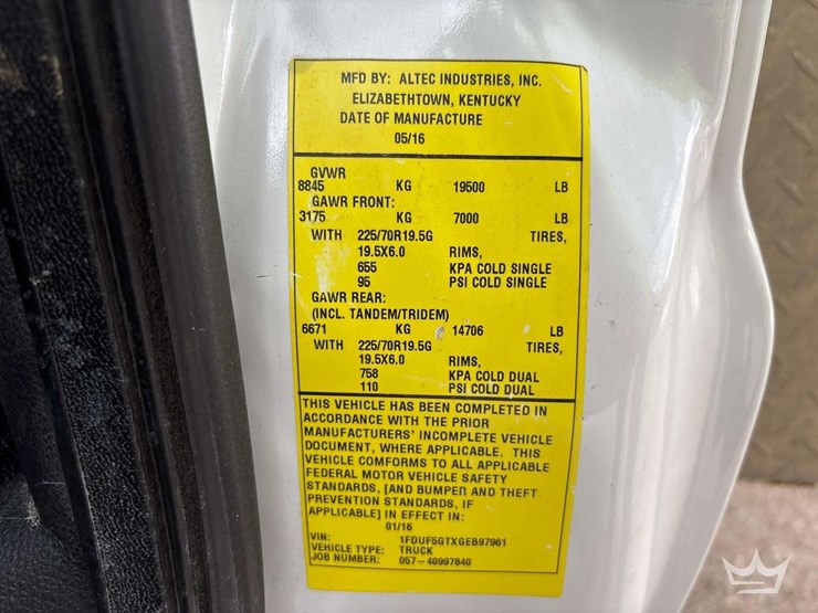 2016-ford-f-550-altec-at233p-35ft-bucket-truck-image-6