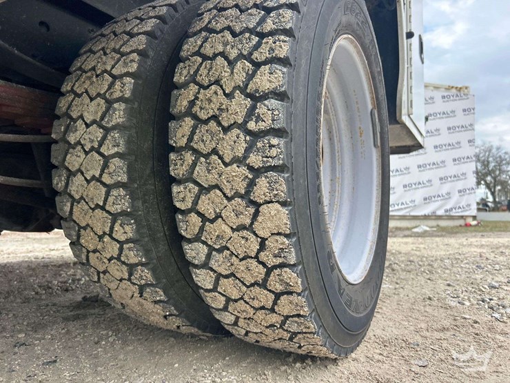 2017-ford-f-550-service-truck-image-29