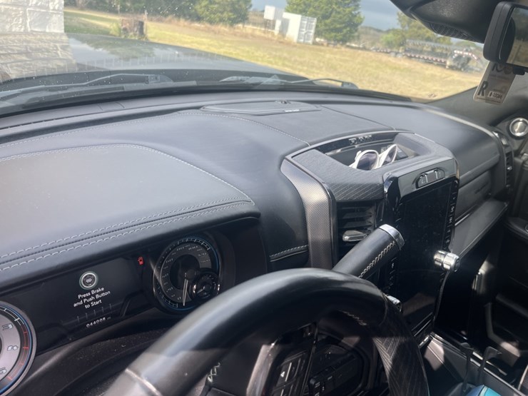 2022-dodge-3500-image-13