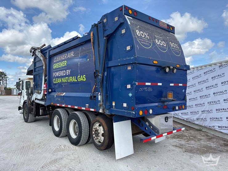 2017-autocar-xpeditor-t/a-heil-v-161-front-loader-garbage-truck-image-4