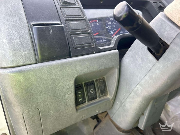 2005-mitsubishi-fuso-fe84d-auto-crane-3203-prx-3,200-lb-crane-utility-truck-image-25