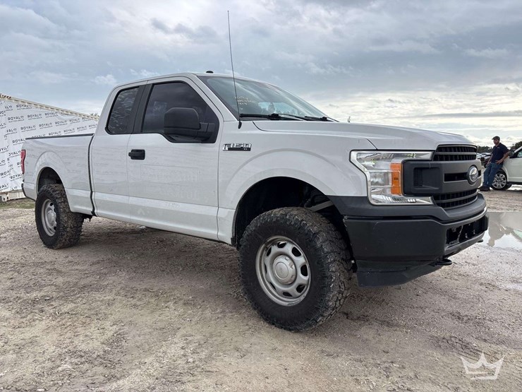 2019-ford-f-150-4x4-ext.-cab-pickup-truck-image-2