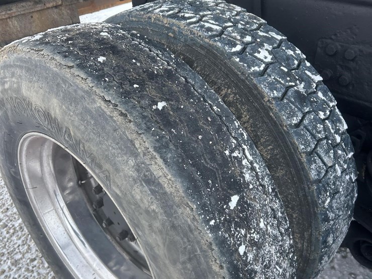 1997-peterbilt-357-image-42