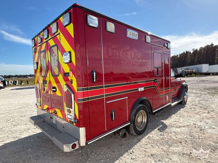 2016-ram-4500-chassis-ambulance-image-3