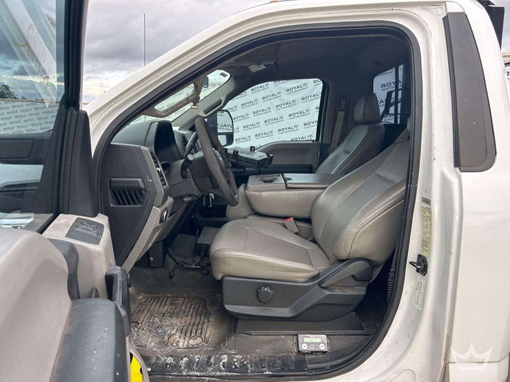 2017-ford-f-550-service-truck-image-11