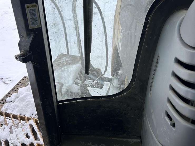 2004-challenger-mt855-image-55