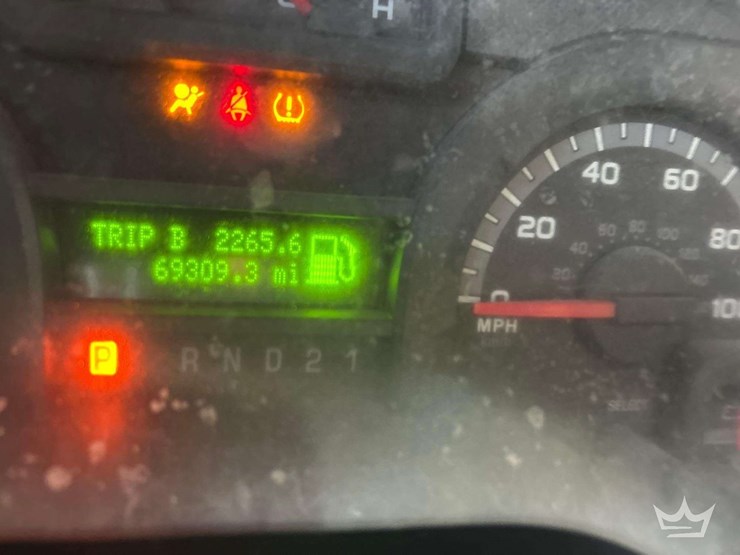 2013-ford-e-150-passenger-van-image-7