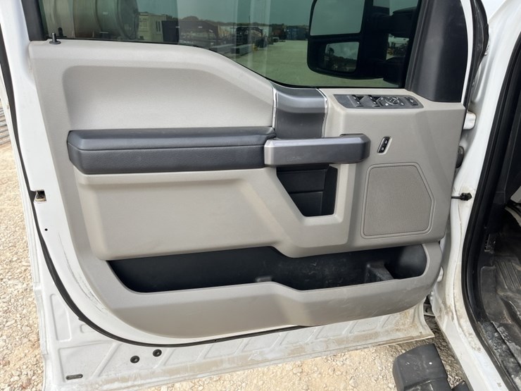 2019-ford-f250-image-10