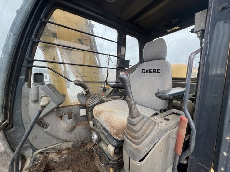 2007-deere-120c-image-36