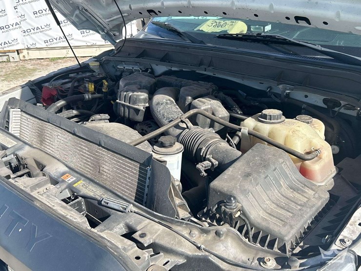 2015-ford-f-250-crew-cab-pickup-truck-image-8