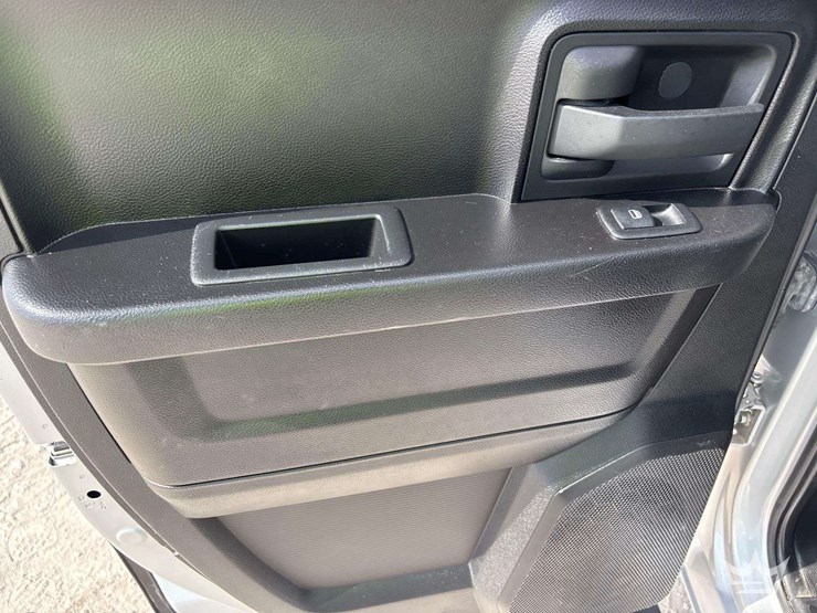 2015-ram-1500-crew-cab-pickup-truck-image-20